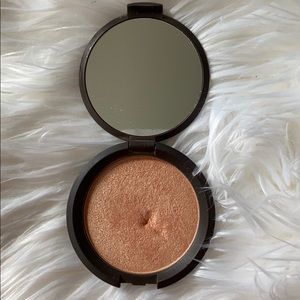 Becca Champagne Pop